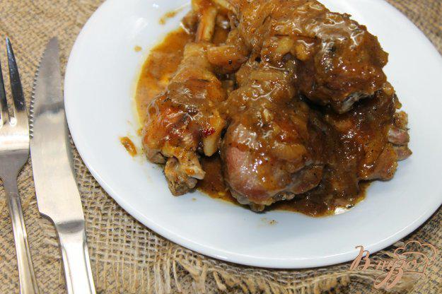 фото рецепта: Тушенные куриные голени с горчицей и медом