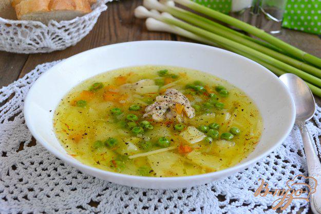 фото рецепта: Куриный суп со свежими овощами, вермишелью и зеленым горошком