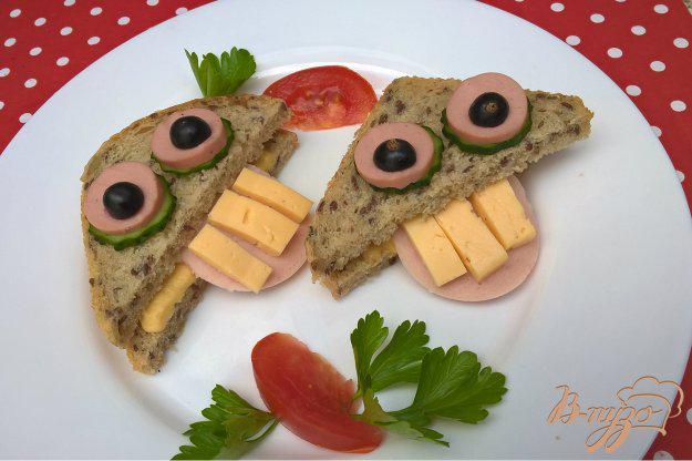 фото рецепта: Бутерброды для детей Монстрики