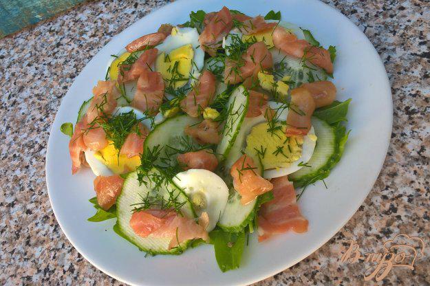 фото рецепта: Салат со шпинатом и лососем