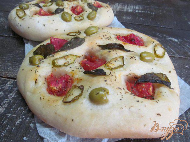 фото рецепта: Фоккачча с оливками и острым перцем