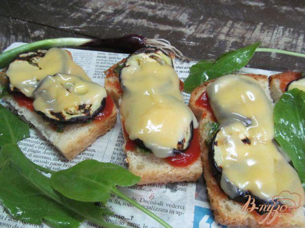 фото рецепта: Теплые бутерброды с баклажаном