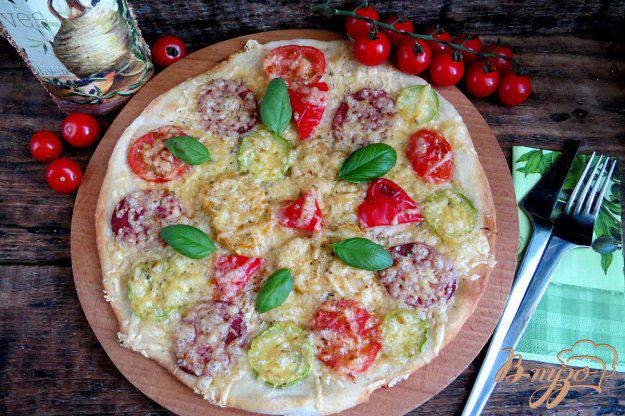 фото рецепта: Пицца чесночная с салями