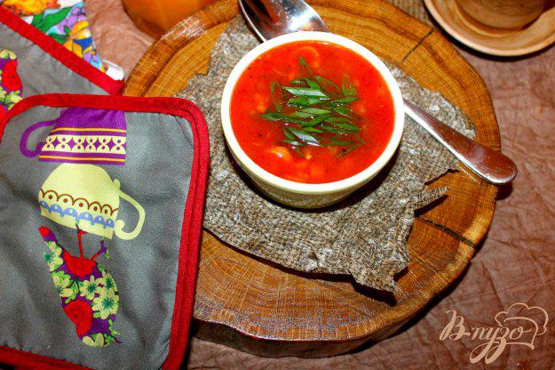 фото рецепта: Фасолевый томатный суп с сосисками