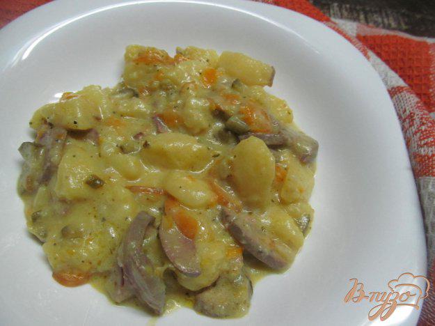 фото рецепта: Тушеный картофель с почками в сметанном соусе