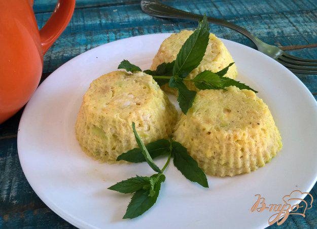 фото рецепта: Кабачково-творожные кексы с сыром