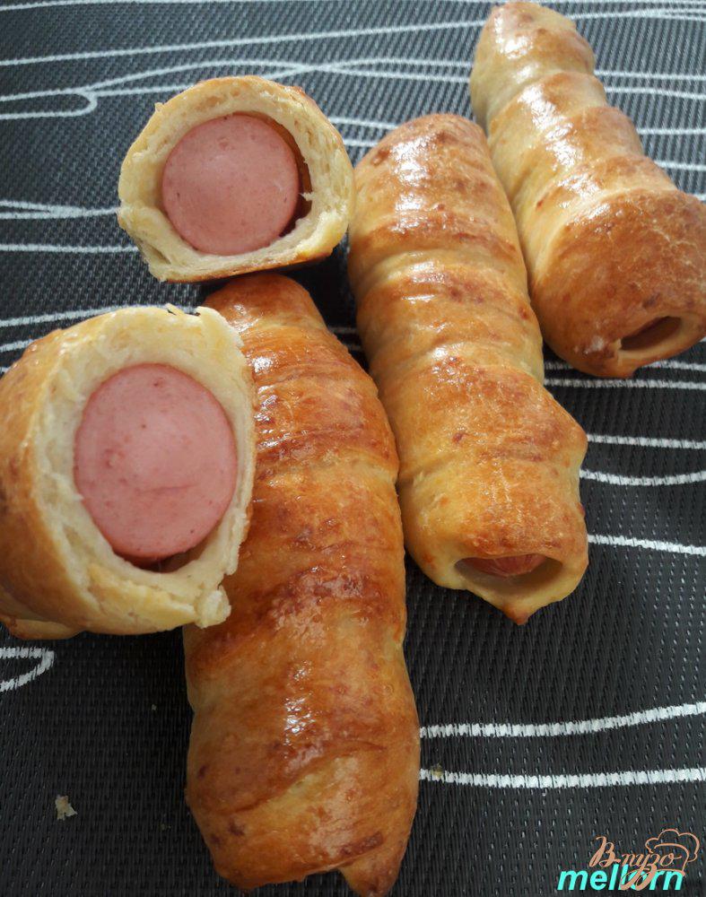 Белка в сосиске тесто. Сосиска в тесте. Вкусные сосиски в тесте. Сосиски в дрожжевом тесте в духовке. Сосиски в тесте в духовке из дрожжевого теста.