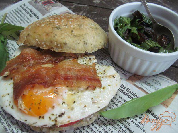 фото рецепта: Яичный сэндвич с беконом