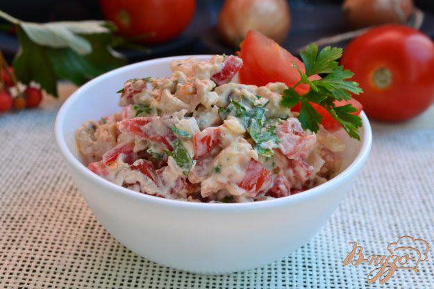 фото рецепта: Салат с курицей, помидорами и брынзой