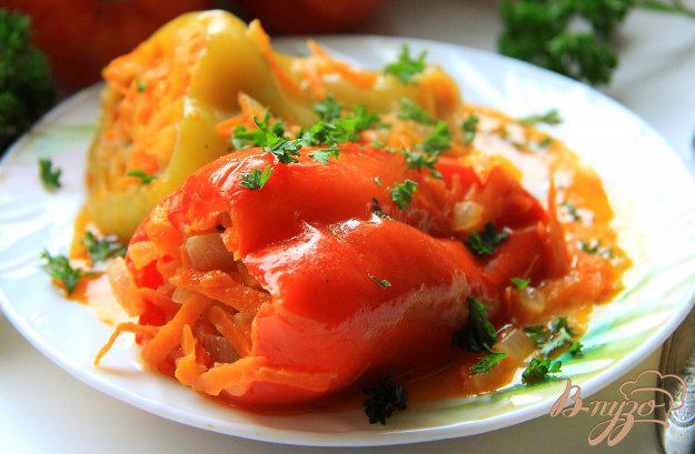 фото рецепта: Фаршированный перец в мультиварке в томатно-сметанном соусе