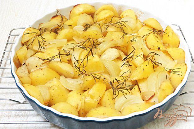 фото рецепта: Картофель запеченный в духовке, на сале