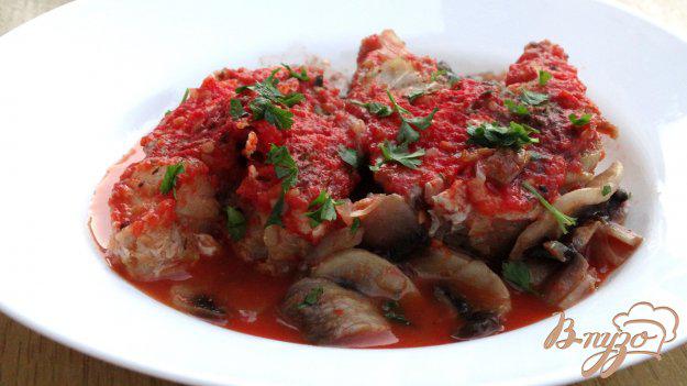 фото рецепта: Треска в томатно-грибном соусе