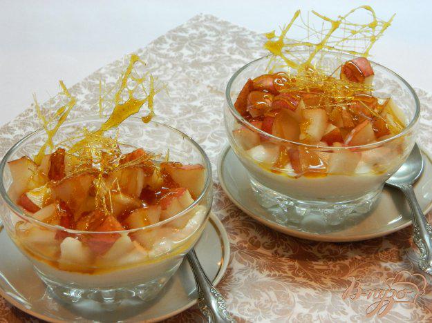 фото рецепта: Творожный десерт с бананом и грушей в карамели
