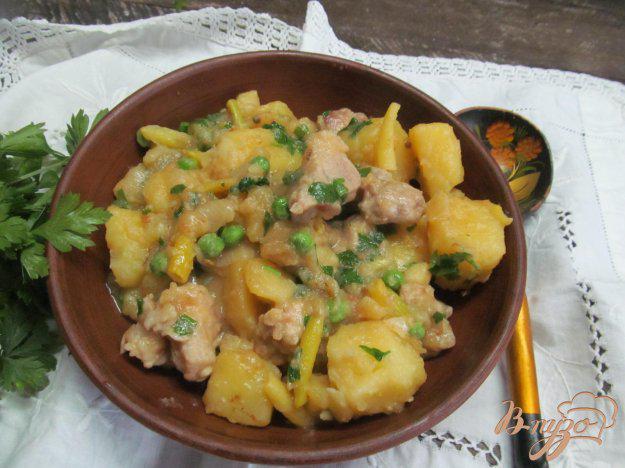 фото рецепта: Свинина с картофелем и бобовыми в мультиварке