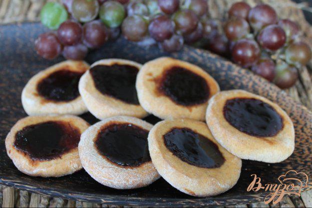 фото рецепта: Ржаное печенье с виноградным джемом