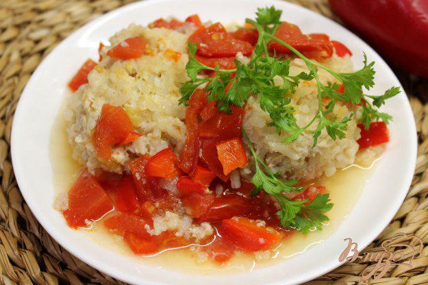 фото рецепта: Тефтели с перцем и помидором