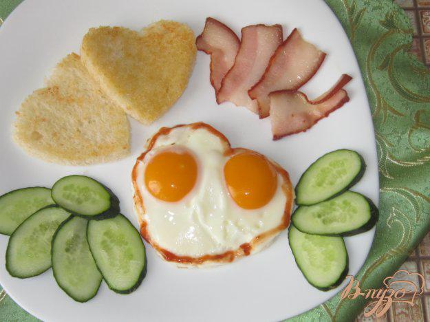 фото рецепта: «Сердечный» завтрак с беконом