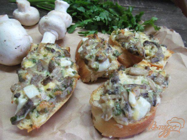 фото рецепта: Горячие бутерброды с грибами