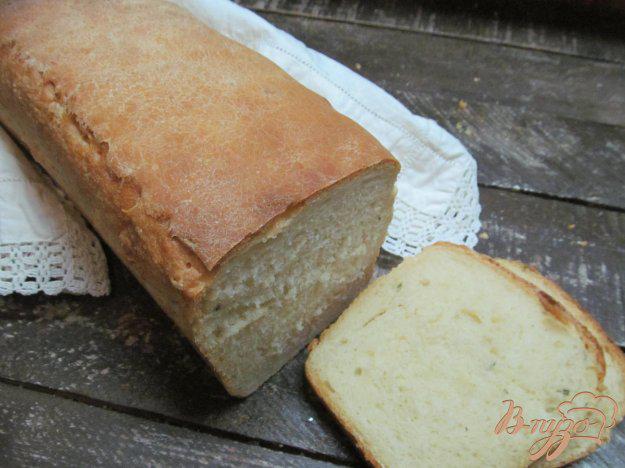 фото рецепта: Хлеб с чесноком имбирем и тимьяном