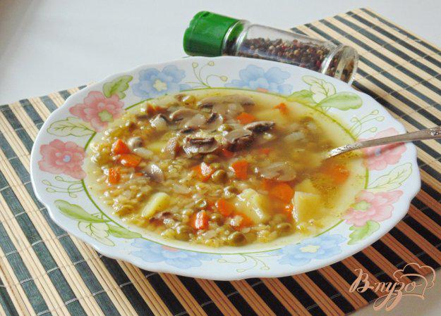 фото рецепта: Суп с красной чечевицей и шампиньонами