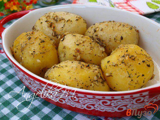 фото рецепта: Запечённый картофель с ароматными травами