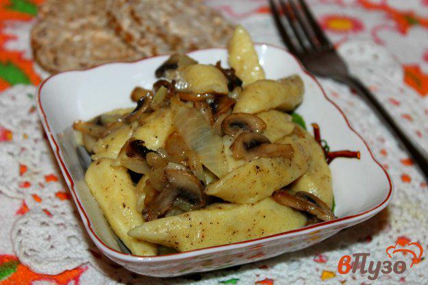 фото рецепта: Картофельные ньокки с грибами и луком