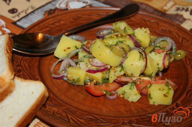 фото рецепта: Картофельный салат с оливками и помидорами