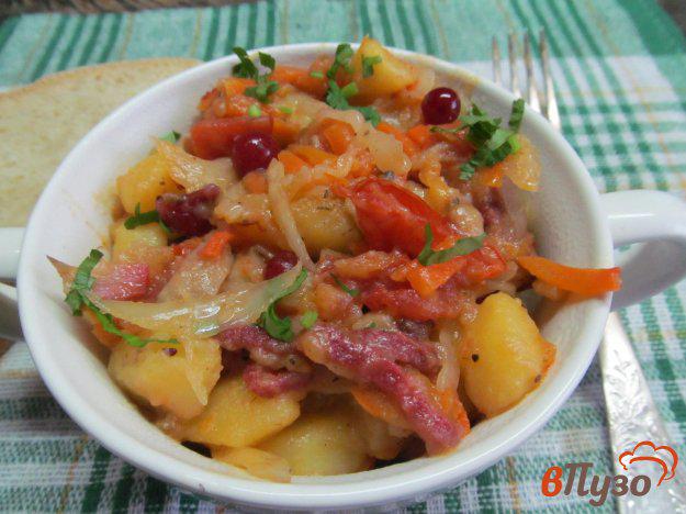 фото рецепта: Картошка тушеная с квашеной капустой и вешенками
