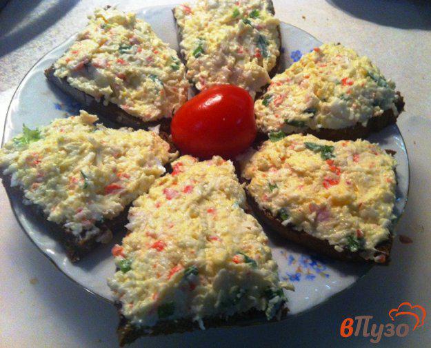 фото рецепта: Сырный салат с крабовым мясом