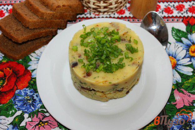фото рецепта: Картофельное пюре по - сельски с салом и луком