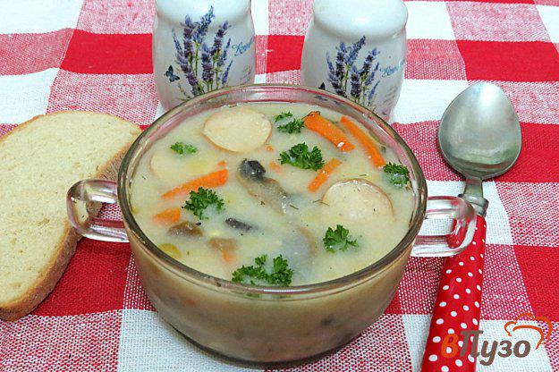 фото рецепта: Суп с сырочками, сосисками и грибами