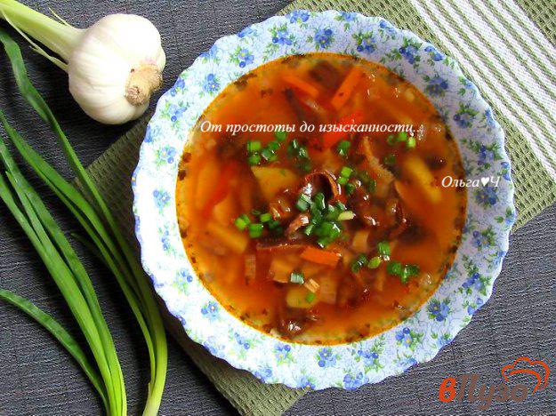 фото рецепта: Томатный суп с грибами и базиликом