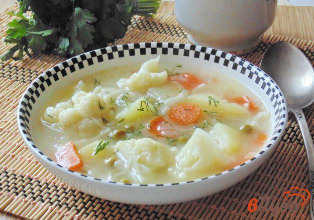 фото рецепта: Суп с цветной капустой и зеленым горошком