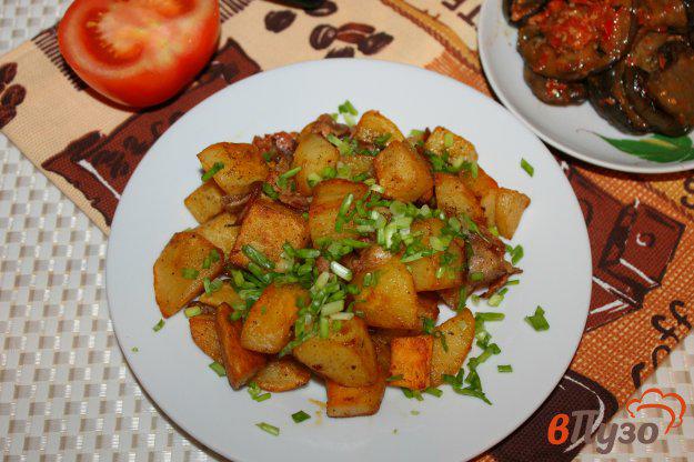 фото рецепта: Острый жареный картофель с беконом и чесноком