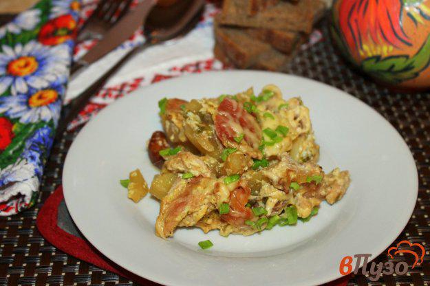 фото рецепта: Запеченный картофель с курицей в сметанном соусе