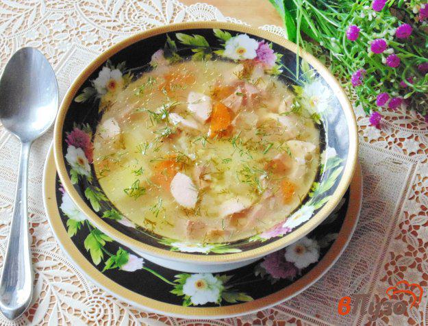 фото рецепта: Пшенный суп с копченой колбасой и сосисками