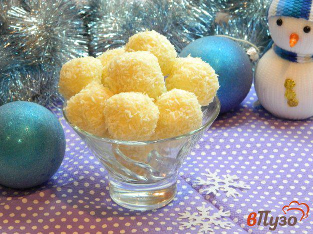 фото рецепта: Кокосовые шарики с грецкими орехами
