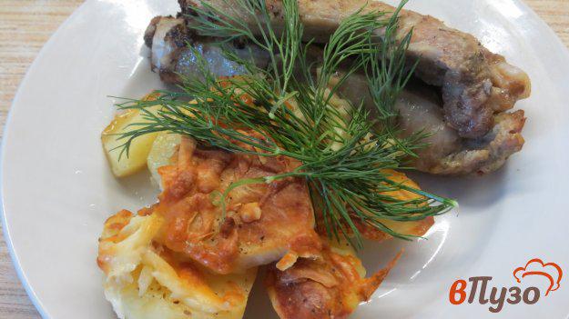фото рецепта: Запеченные свиные ребра в горчичном маринаде с картофелем