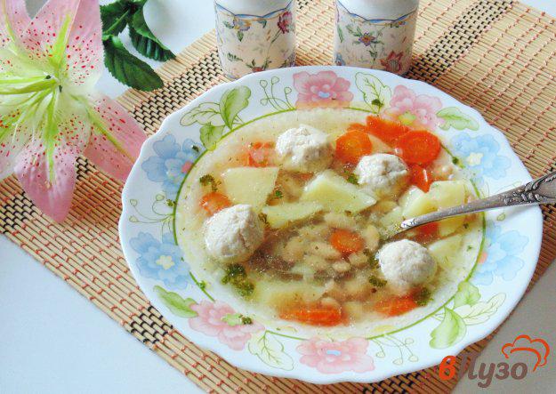 фото рецепта: Суп с фрикадельками и фасолью
