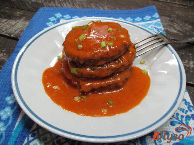 фото рецепта: Котлеты из печени с овсянкой в томатном соусе