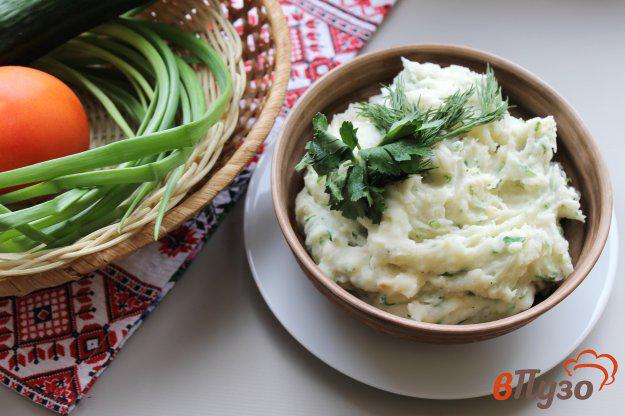 фото рецепта: Картофельное пюре с зеленью, чесноком и жареным луком
