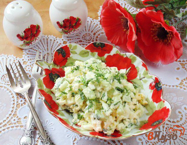 фото рецепта: Салат из свежих огурцов, яиц и сыра