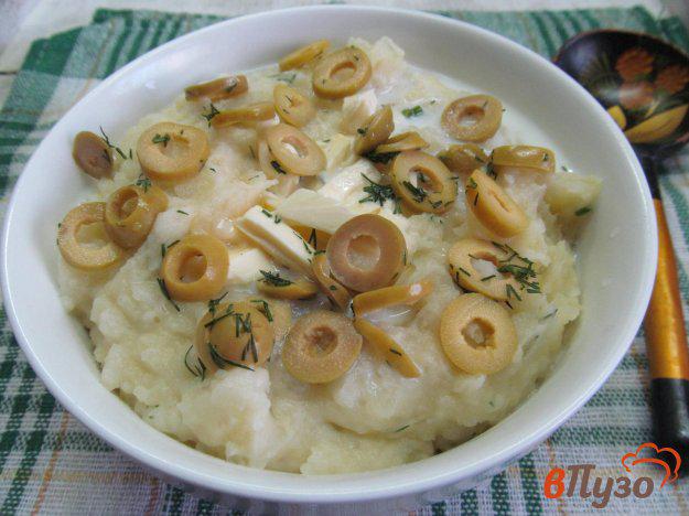 фото рецепта: Картофельное пюре с оливками и сыром