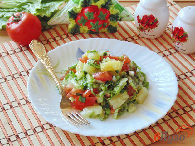 фото рецепта: Салат с помидором и ананасами