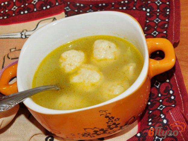 фото рецепта: Куриный суп с клецками и горошком