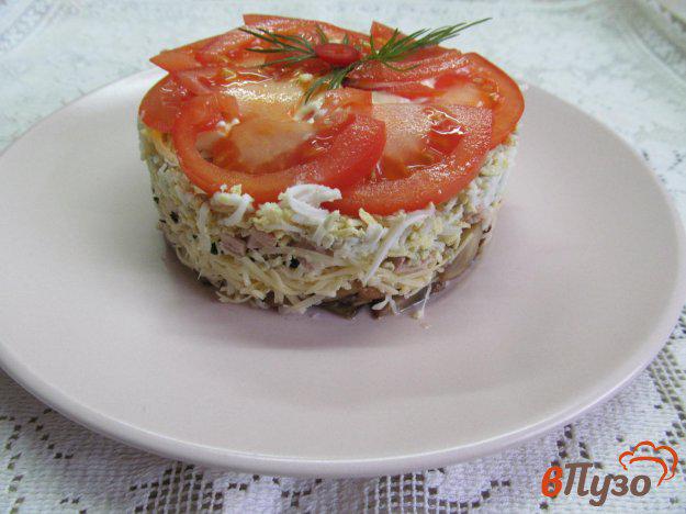 фото рецепта: Салат из жареных грибов с вареным мясом и помидором