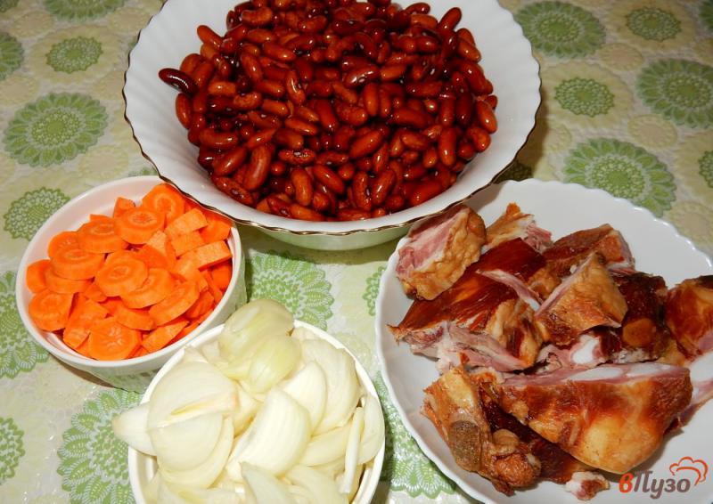 Сочные ребрышки с тушеной капустой. Фасоль по македонски. Курица тушеная с фасолью. Жареные свиные ребрышки с фасолью. Ребрышки с фасолью.