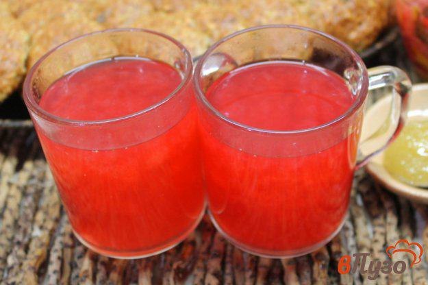 фото рецепта: Напиток из малины и калины с имбирем и лимоном