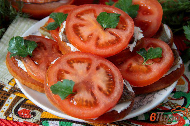 фото рецепта: Бутерброды с помидорами, баклажанами и сливочным сыром