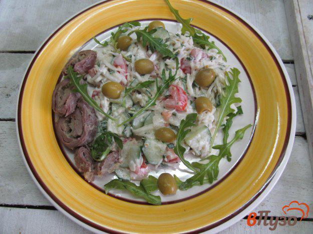 фото рецепта: Капустный салат с помидором и мясом